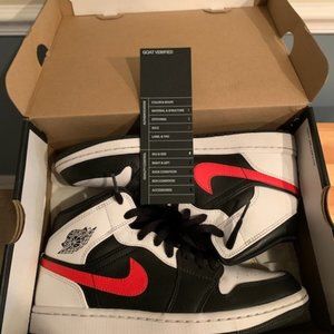 Air Jordan 1 Mid Chile Red